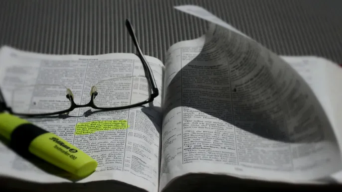 Bibel Brille Marker (Foto: pixabay.com) Bibel Brille Marker (Foto: pixabay.com)